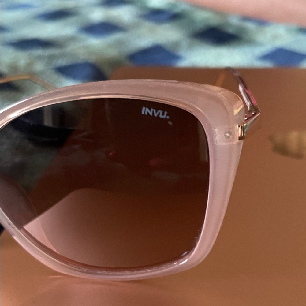 INVU
SUNWEAR 211 SUNGLASSES - Picture 4 of 8
